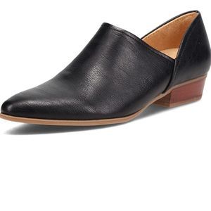 Low heel ankle boots